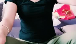 娱乐吃瓜酱去医院尴尬,尴尬场面引网友热议